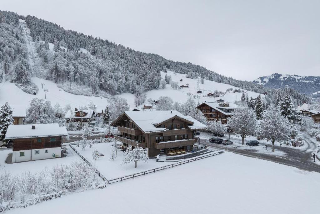 Three-Bedroom Apartment In Gstaad With Terrace- If You Want To Book, Please Contact On Wh-Ats-App - 0034-635-518-057 !!!! Exterior photo