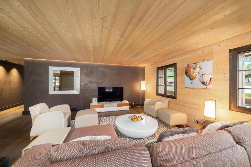 Three-Bedroom Apartment In Gstaad With Terrace- If You Want To Book, Please Contact On Wh-Ats-App - 0034-635-518-057 !!!! Exterior photo